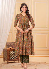 Green Cotton Suit Set with Dupatta – Crafted from 100% Pure Cotton for Breathable Comfort and Elegant Everyday Ethnic Style