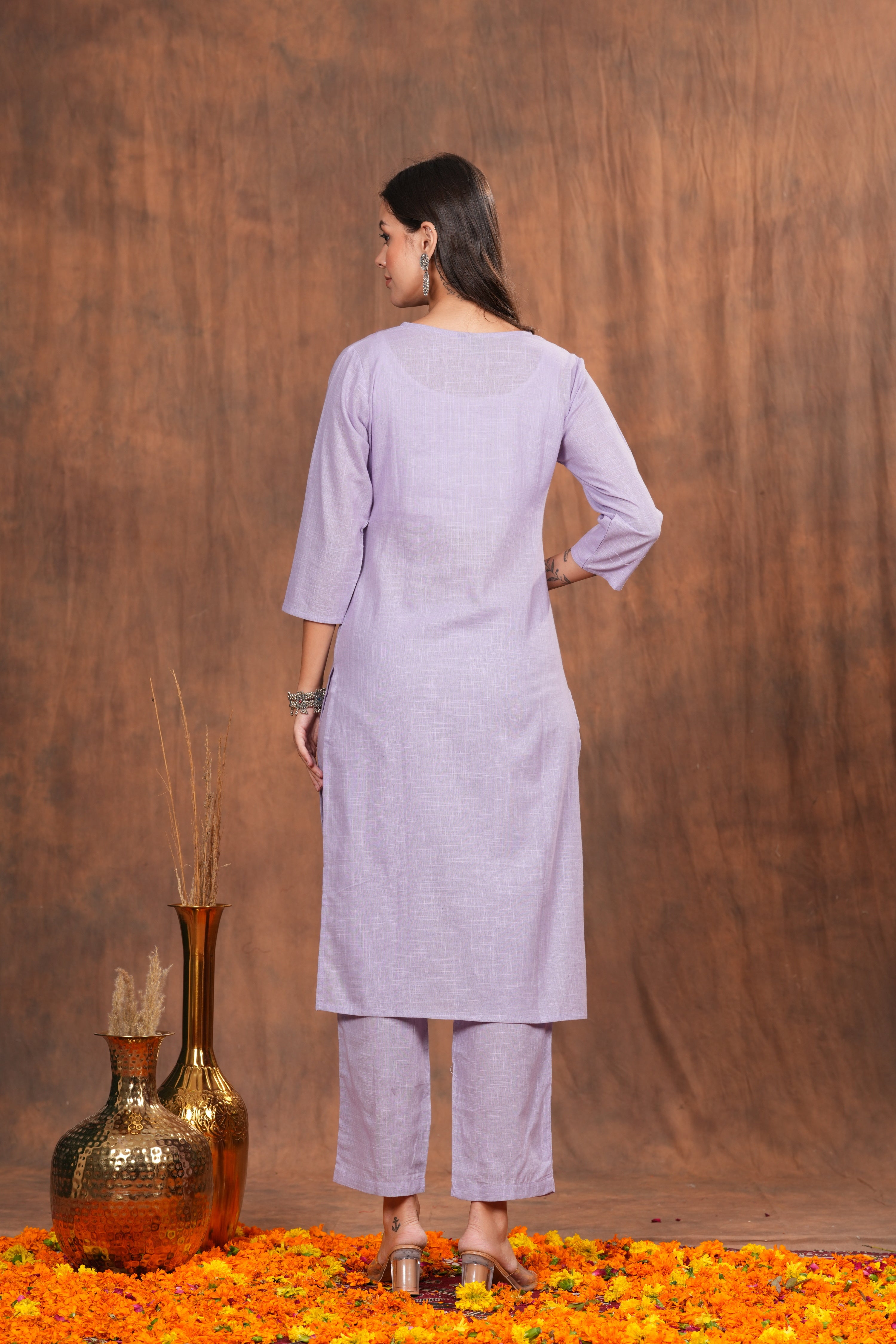 Stylish Lavender Kurta with Pants - Combining Graceful Design and Comfort for an Effortlessly Stylish Look