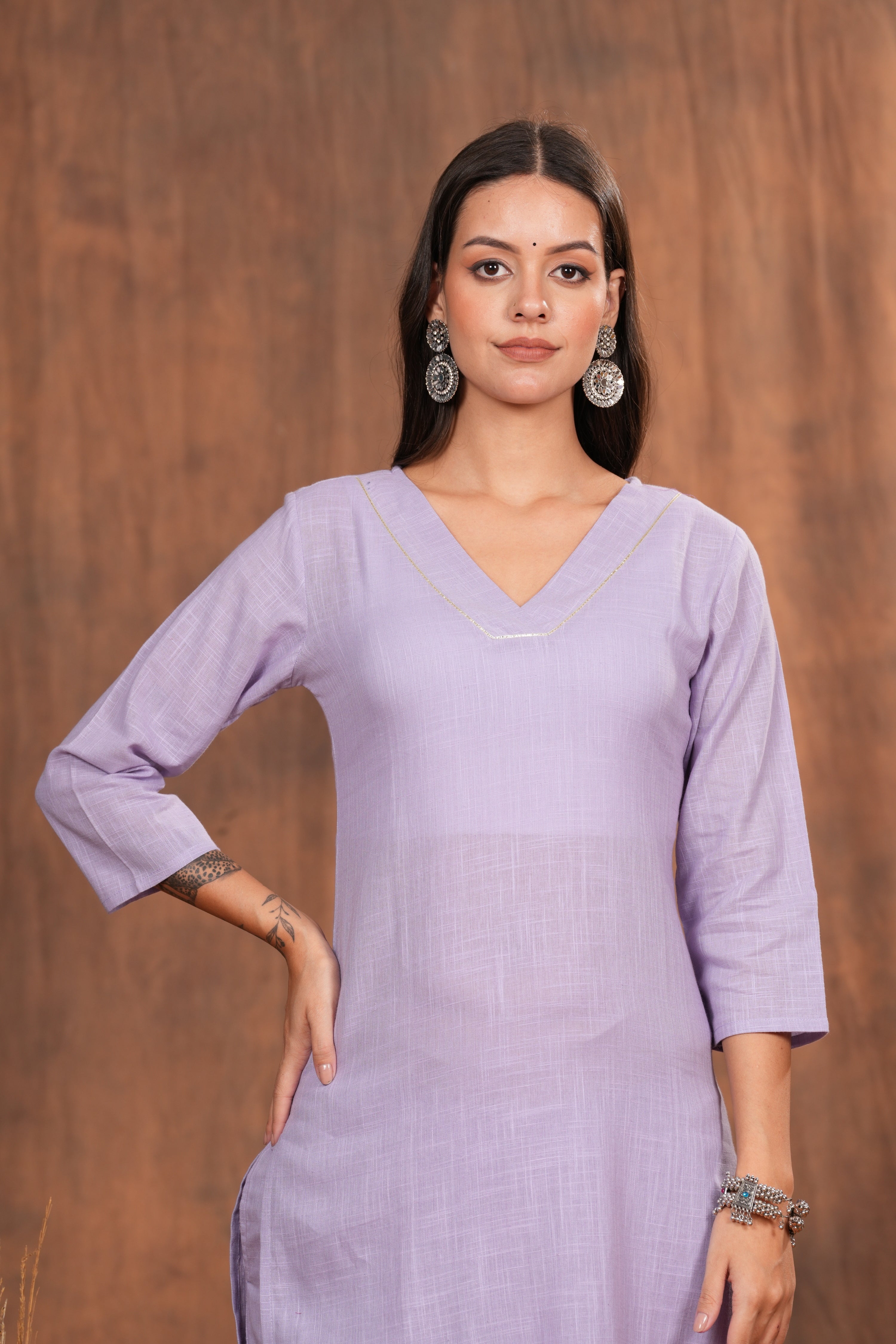 Stylish Lavender Kurta with Pants - Combining Graceful Design and Comfort for an Effortlessly Stylish Look