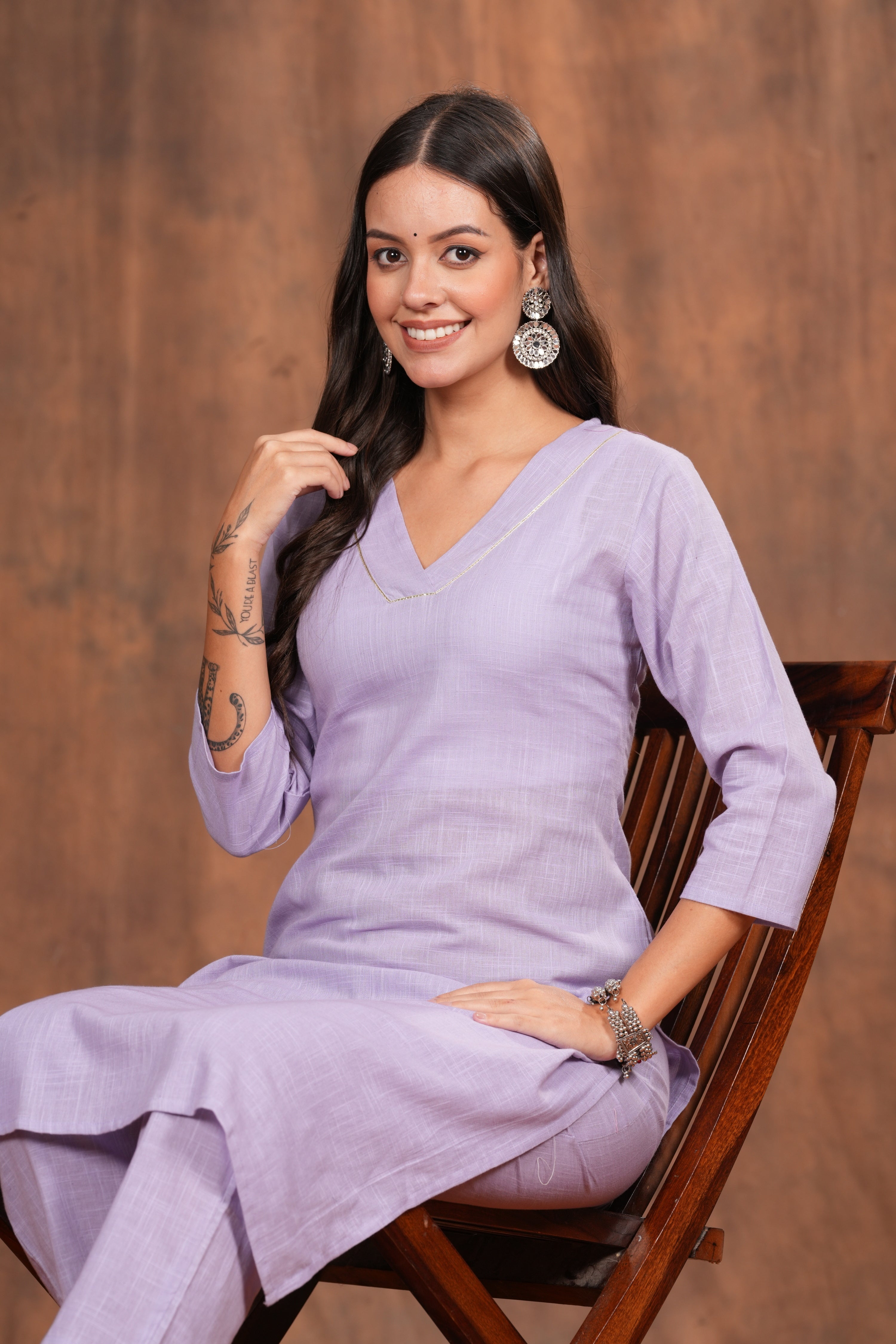Stylish Lavender Kurta with Pants - Combining Graceful Design and Comfort for an Effortlessly Stylish Look