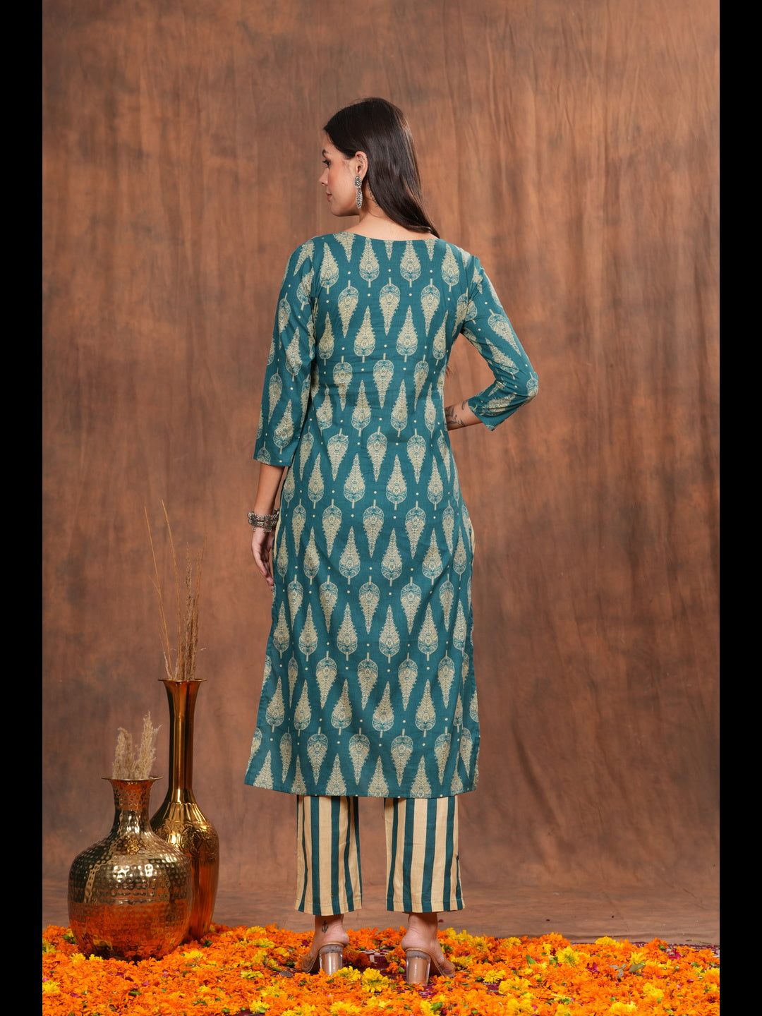 Embrace timeless elegance with our Green Embroidered Kurta Pant Dupatta Set, a perfect ensemble for festive occasions, weddings, and traditional gatherings