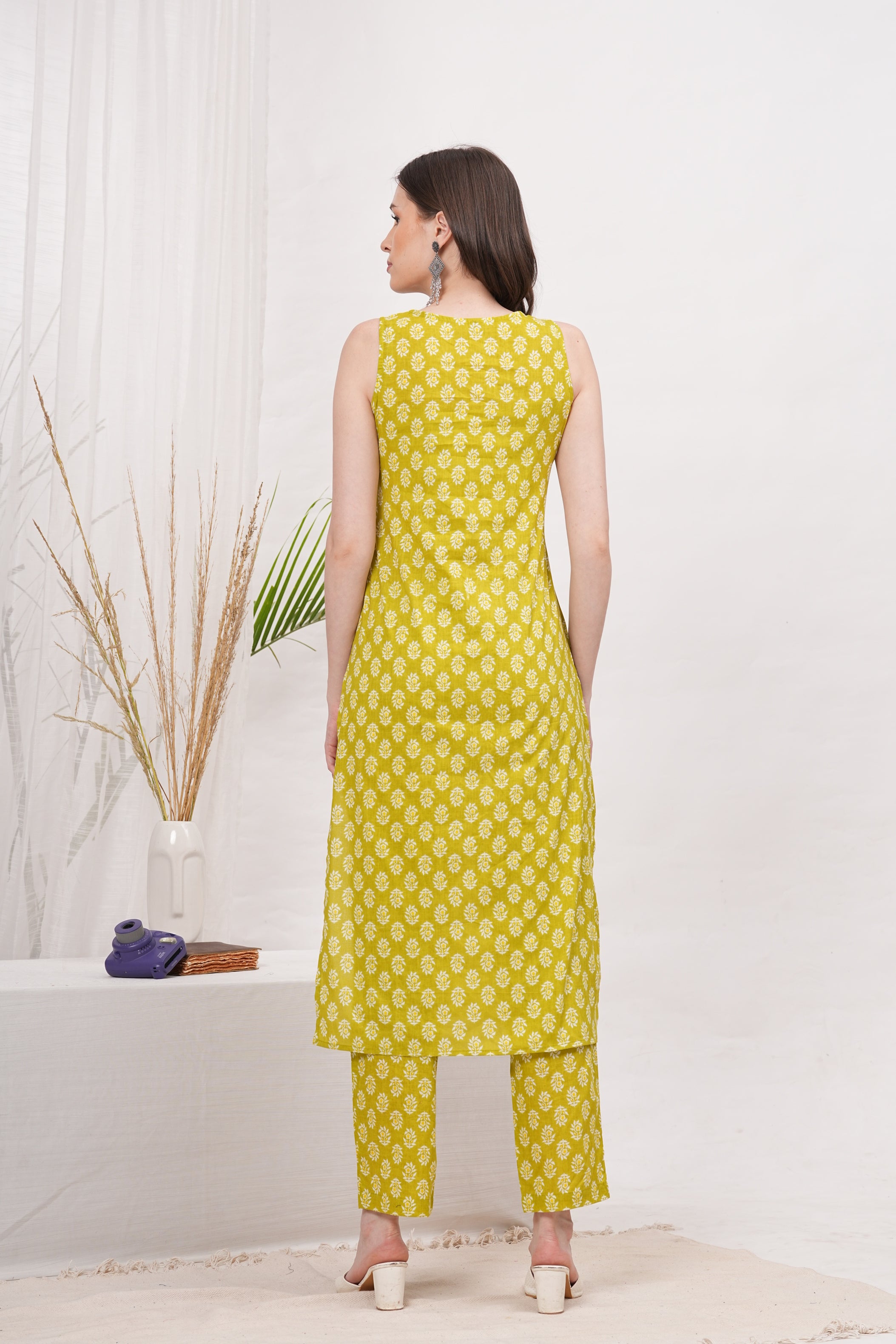 Bright and Cheerful Sleeveless Lemon Yellow Block Print Kurta Pant Set - Embrace Modern Design and Comfort for Every Occasion