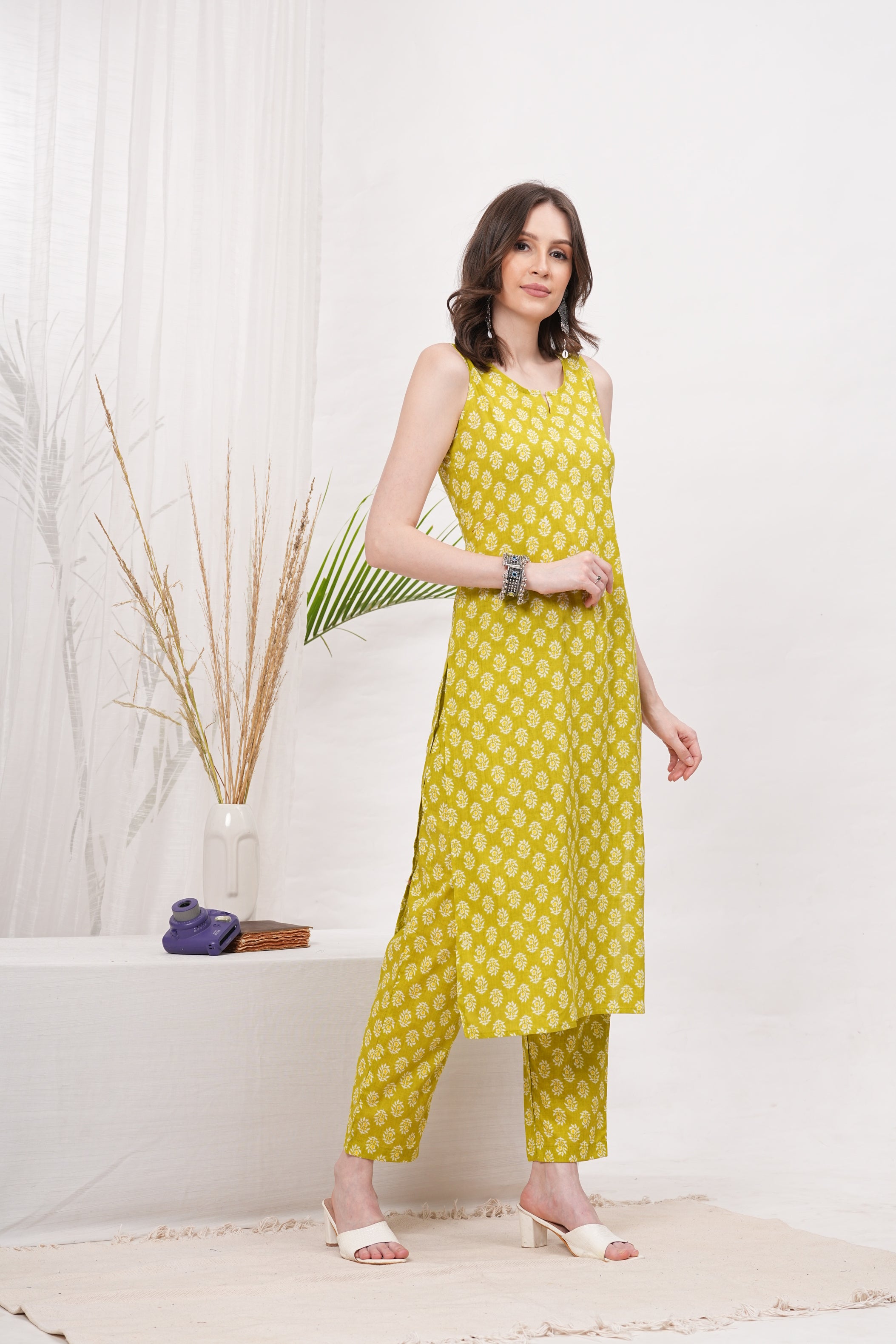Bright and Cheerful Sleeveless Lemon Yellow Block Print Kurta Pant Set - Embrace Modern Design and Comfort for Every Occasion