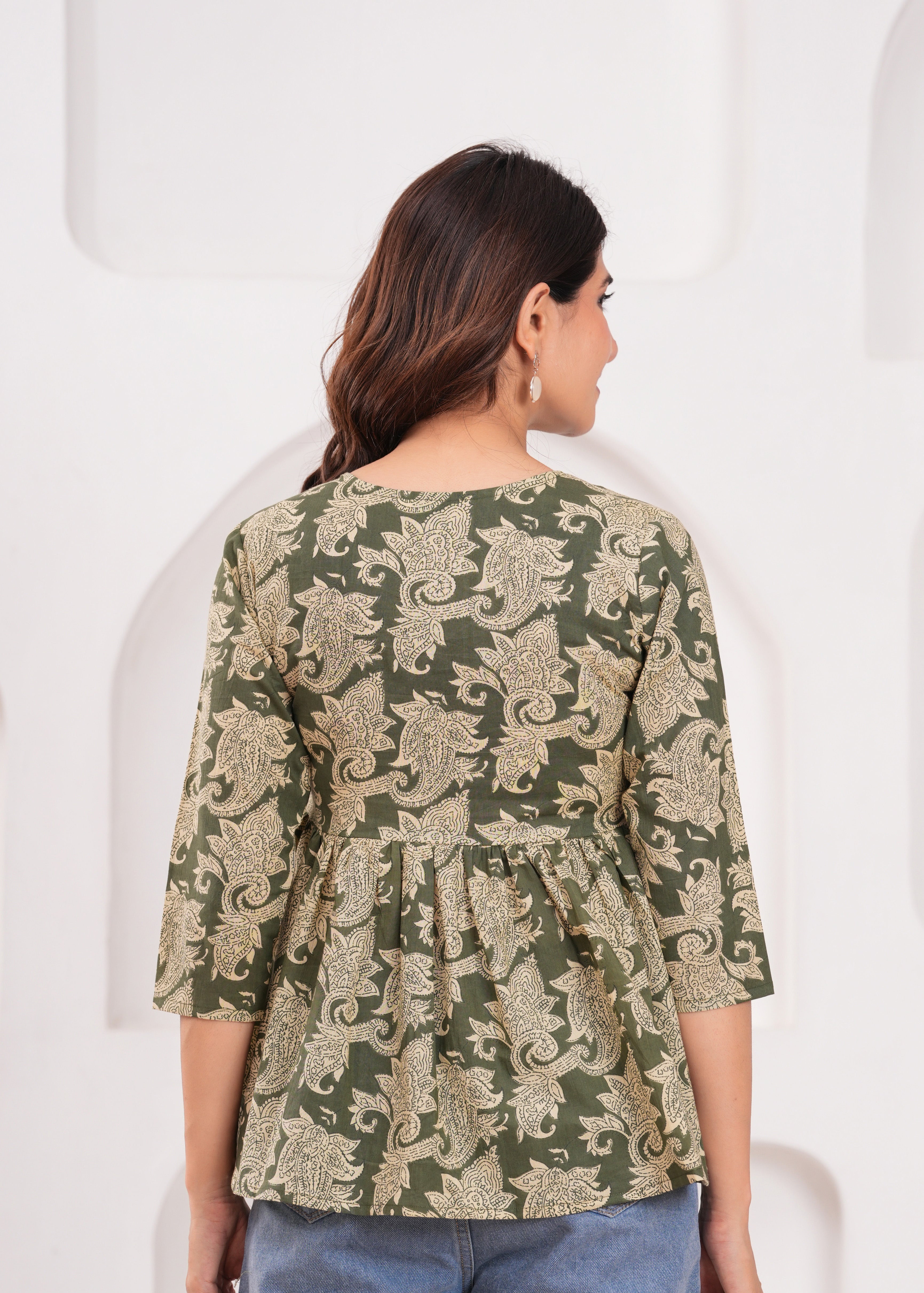Elegant Green Floral Top for Women – Lightweight, Stylish, and Perfect for Everyday or Casual Outings