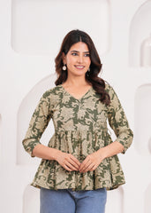 Elegant Green Floral Top for Women – Lightweight, Stylish, and Perfect for Everyday or Casual Outings